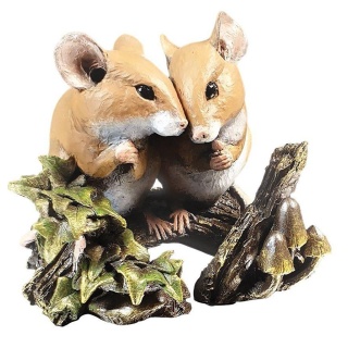 woodland-couple-mice-bronze-figurine-michael-simpson